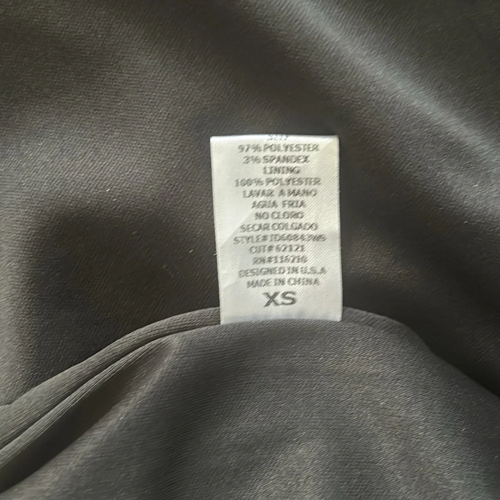 Windsor Black Plunge Neckline Dress - Picture 12 of 13